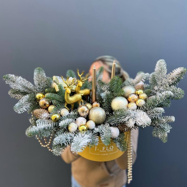 Композиция "Мери крисмас голд" в Братске