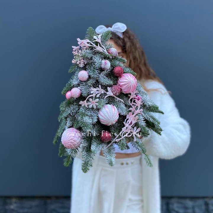 Новогодняя елочка "Розе" в Братске