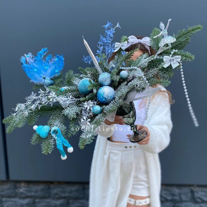 Композиция в бокале голубая в Братске