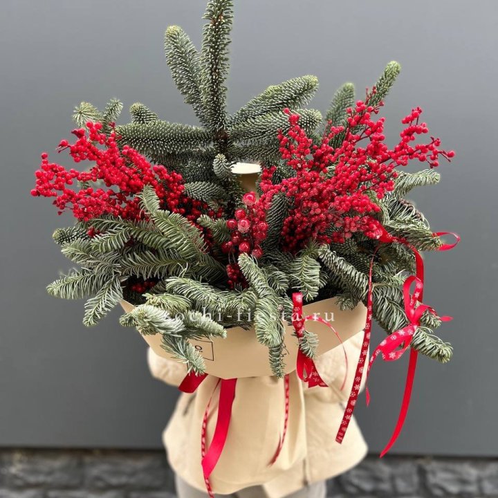 Букет нобилиса и ягод в Братске