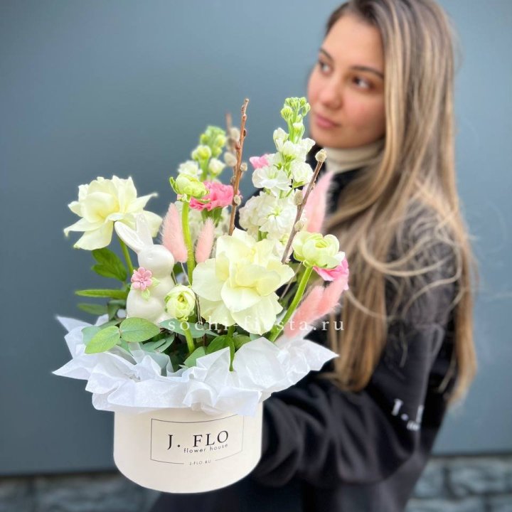 Цветочный бокс "Пасхальная композиция" в Братске