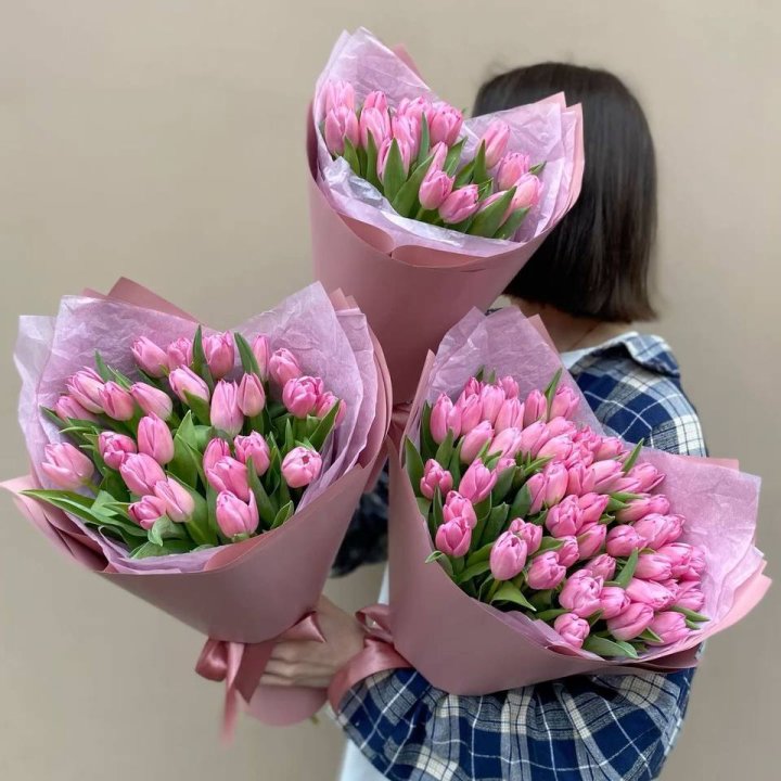 Букет розовых тюльпанов в Братске