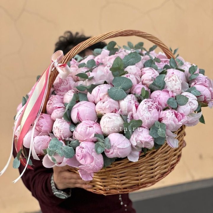 Корзина пионов "75" в Братске