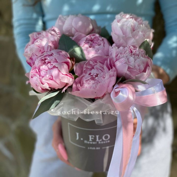 Цилиндр пионов с эвкалиптом в Братске