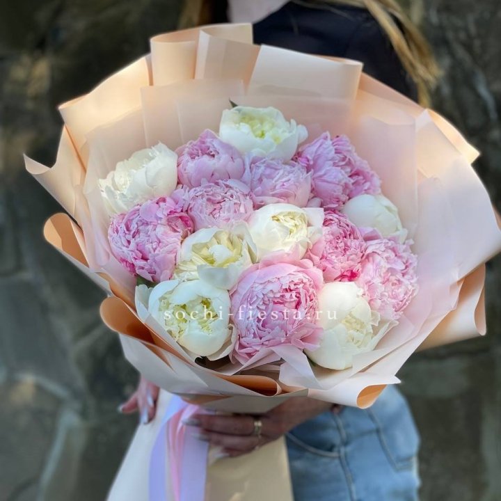 Букет 15 зефирных пионов в Братске