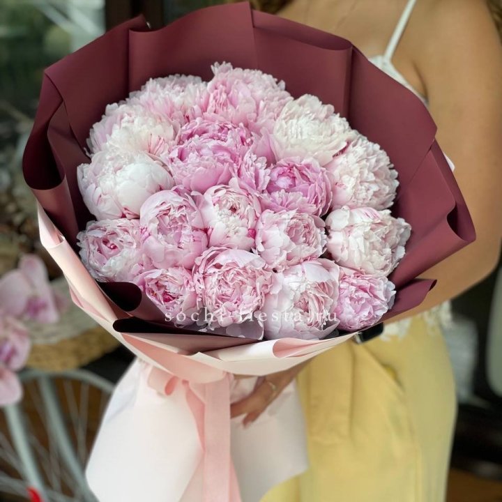 Букет 17 зефирных пионов в Братске