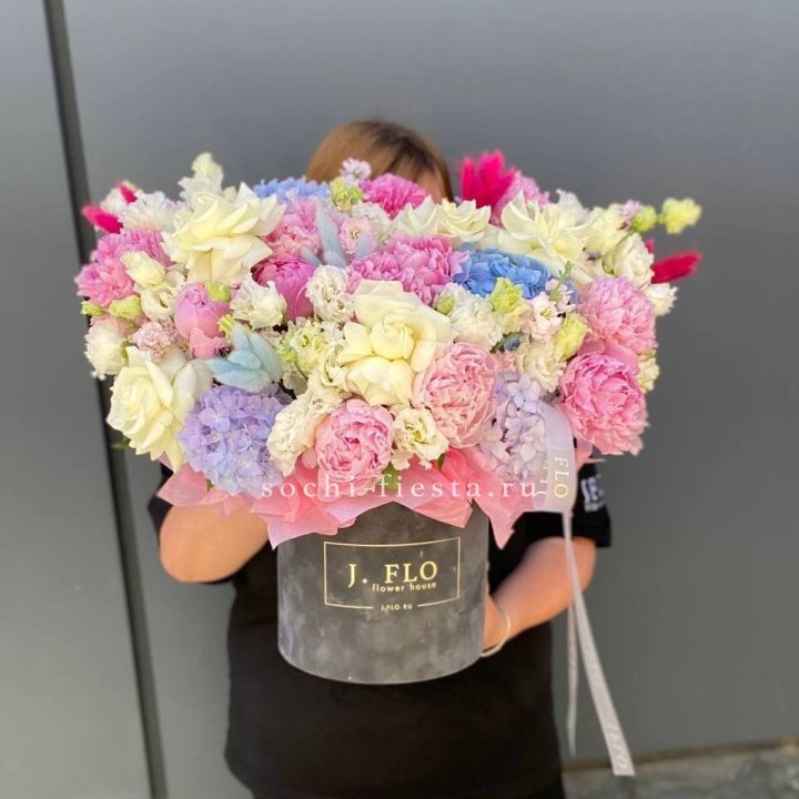 Цилиндр с пионами "Аса" в Братске