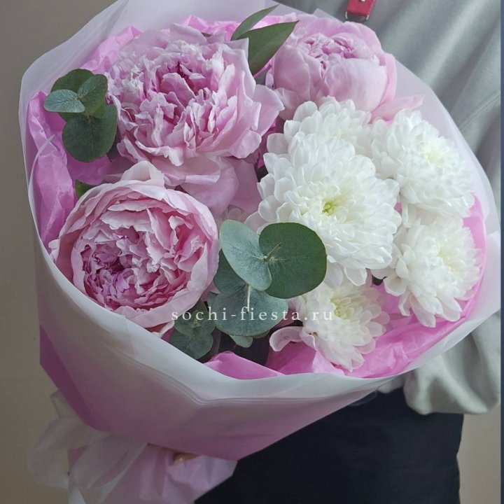  Букет комплимент с пионами в Братске