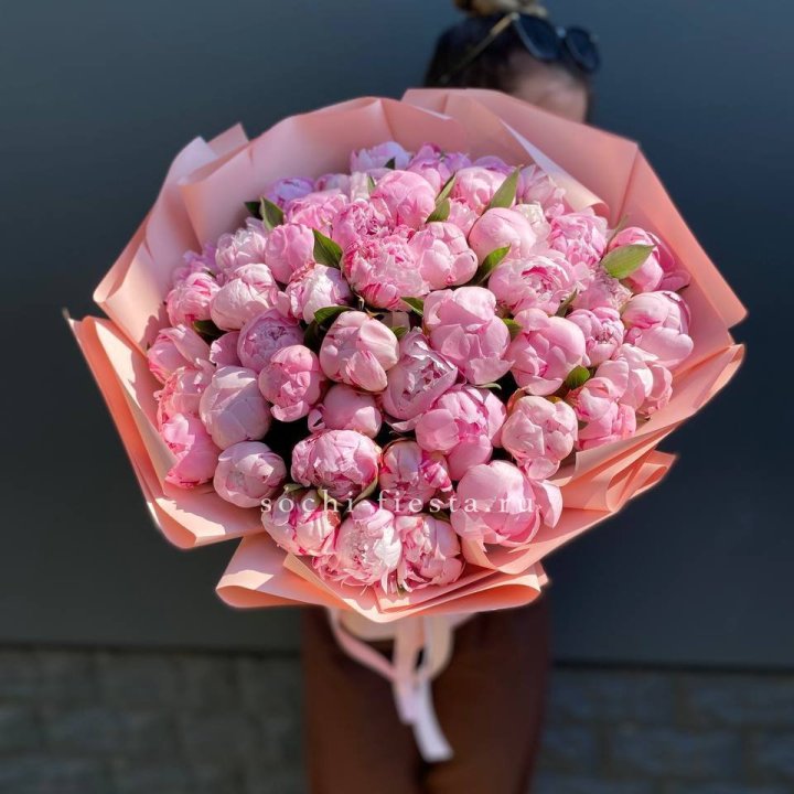 Нежный букет 51 пионов  в Братске