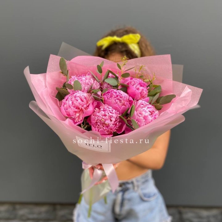 7 ярких пионов в оформлении в Братске