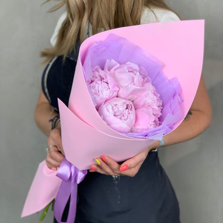 Букет пионов "Файв" в Братске