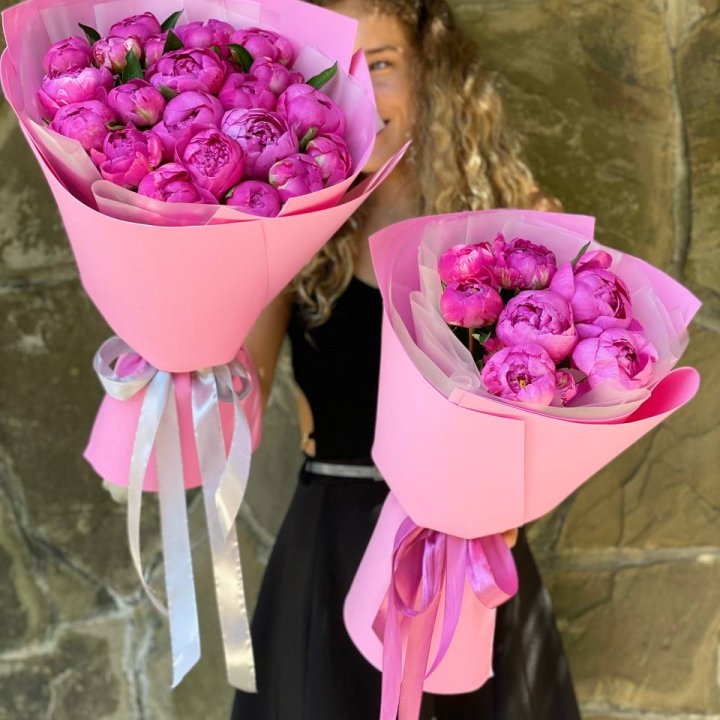 Букет ярких пионов  в Братске