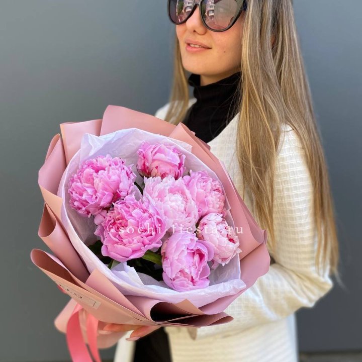 7 пионов в оформлении в Братске