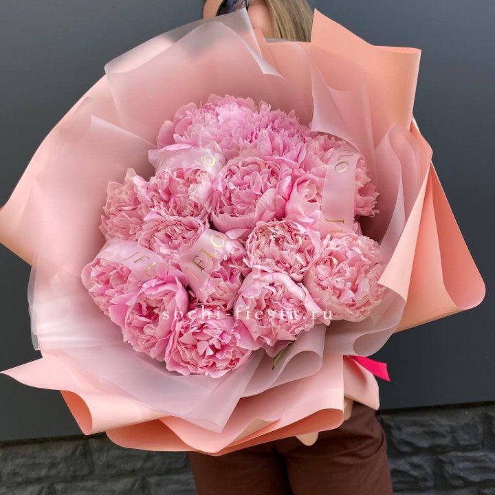 15 пионов "Монинг" в Братске