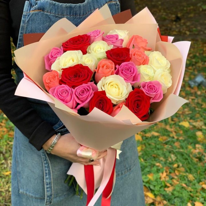 25 роз "Карусель" в Братске