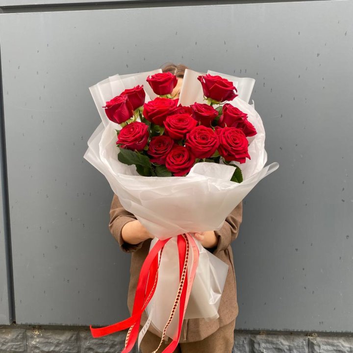15 высоких роз  в Братске