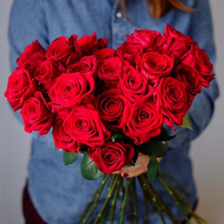 25 красных роз в Братске