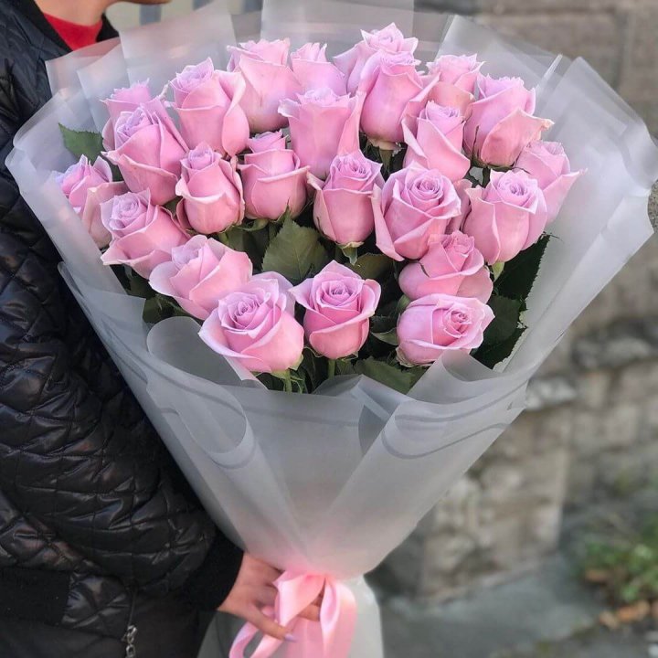 25 высоких розовых роз в Братске