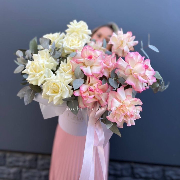 15 Французских роз в боксе в Братске