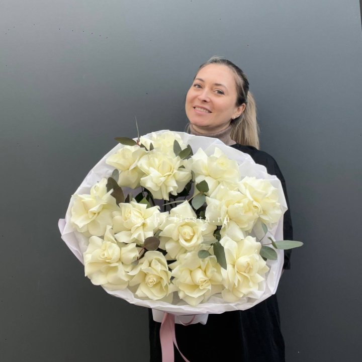 13 Белых французских роз Облако в Братске