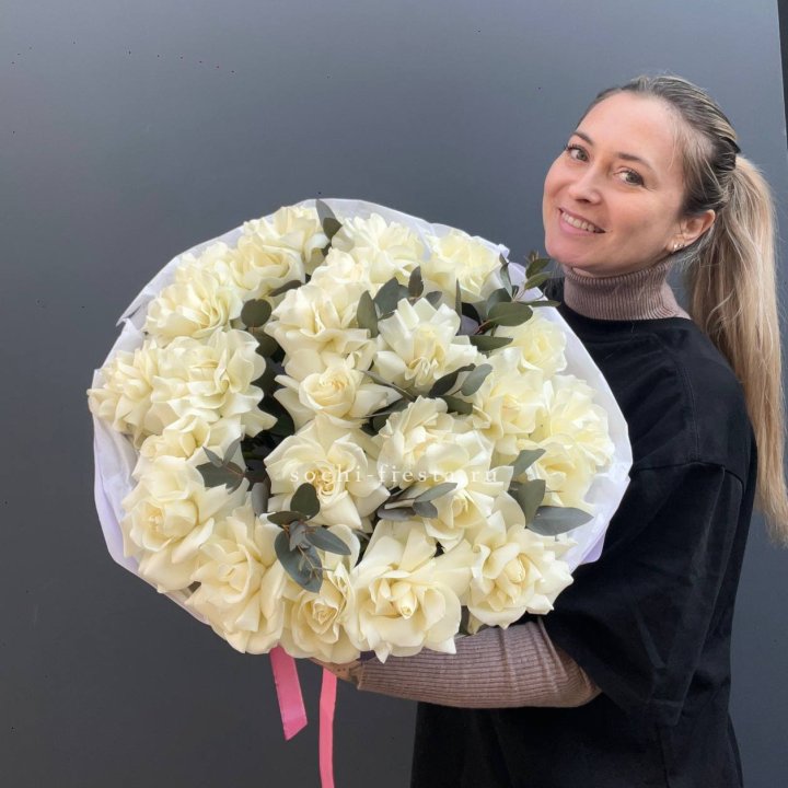 25 Белых французских роз Вайт найс в Братске