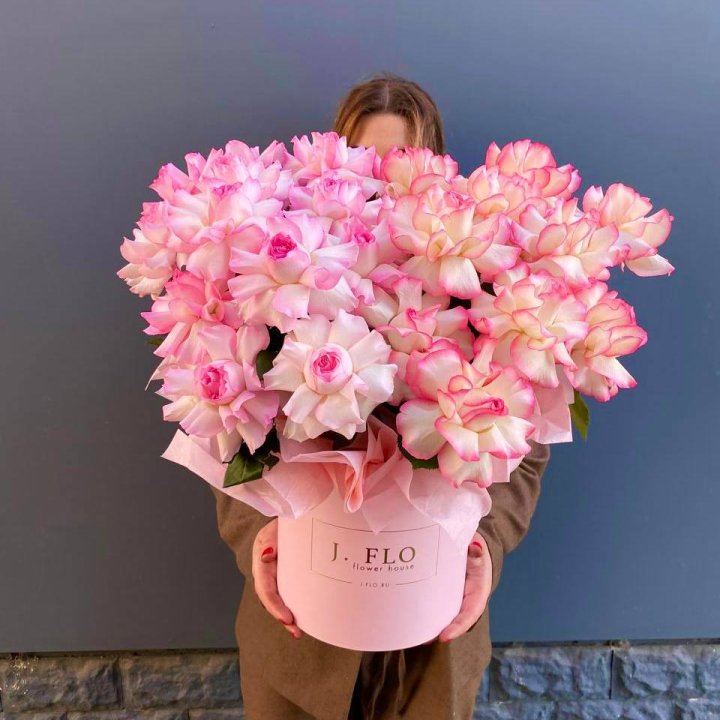 25 Французских роз микс в боксе в Братске