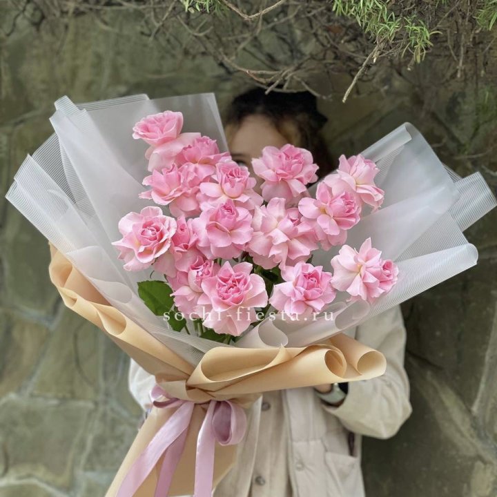 Букет из 15 французских роз Пинк дрим в Братске