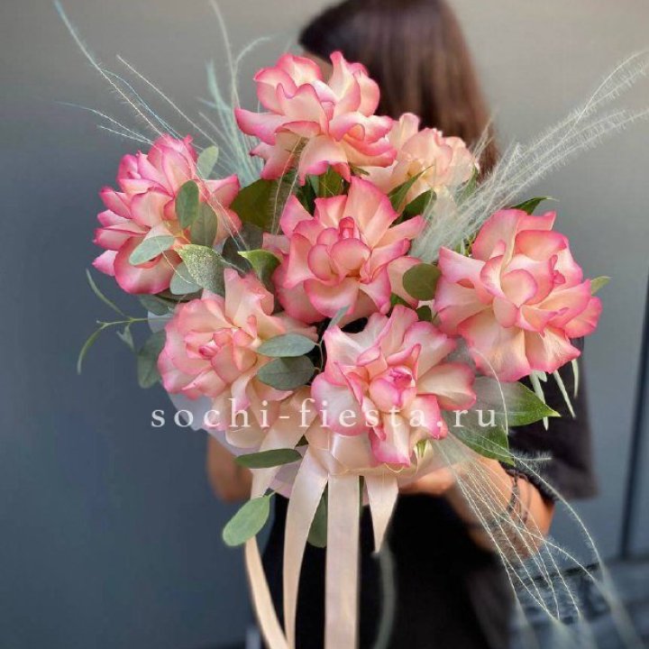 9 Французских роз Джумилия в боксе в Братске