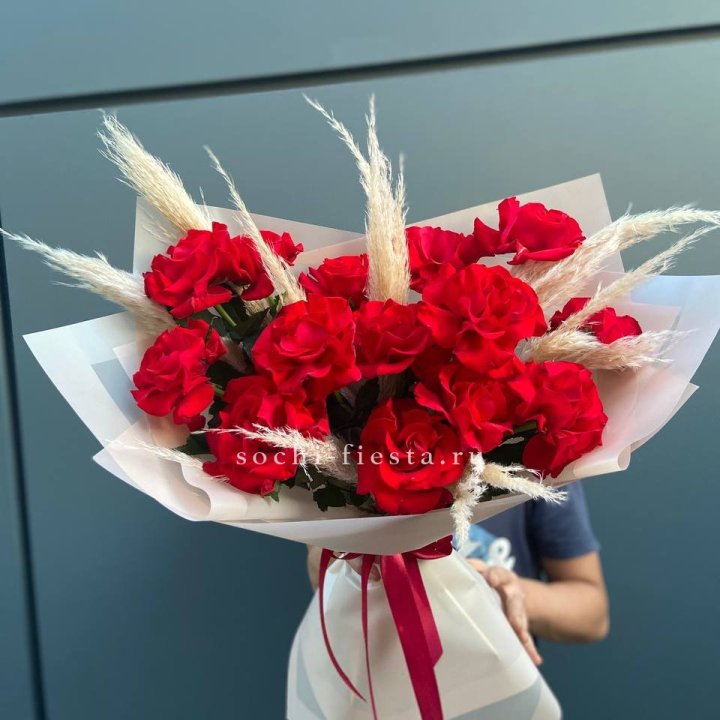 15 Красных французских розы в Братске