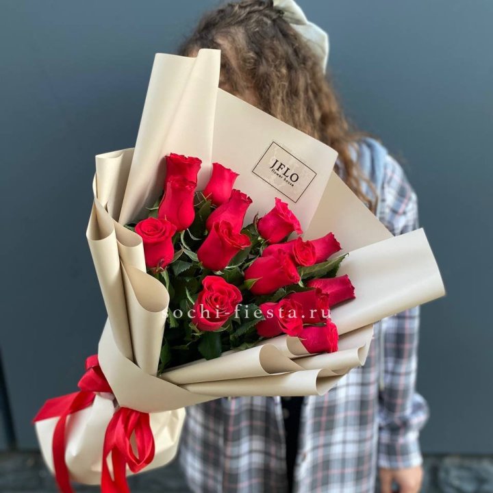 15 красных роз в Братске