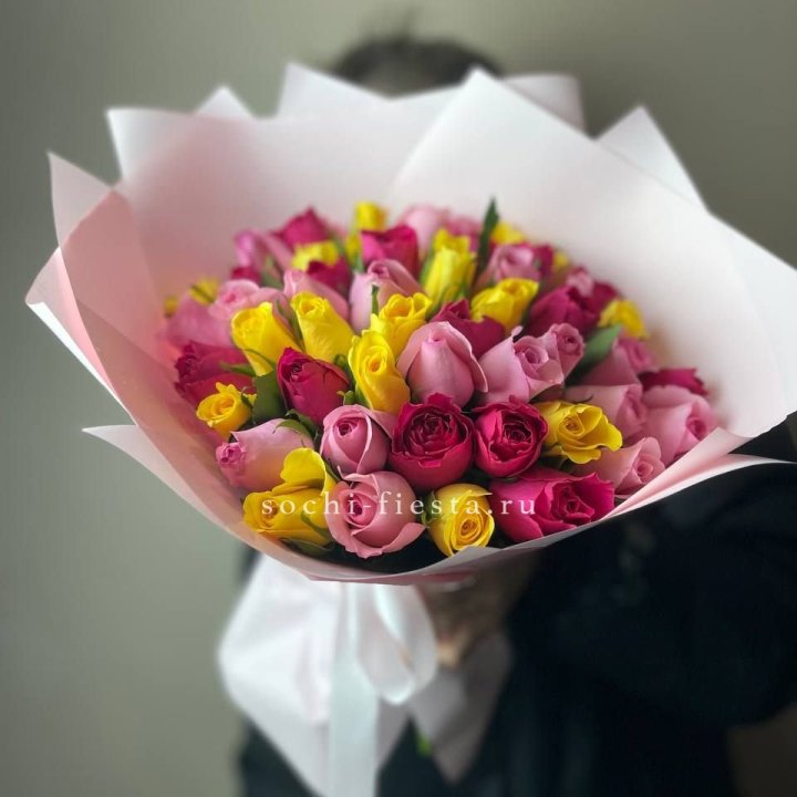 Букет из 51 розы Микс (Кения) в Братске