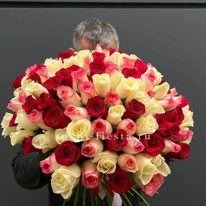 101 разноцветная роза "Джули" в Братске