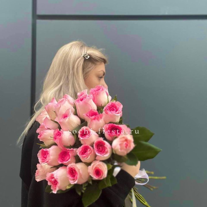  25 розовых роз в Братске