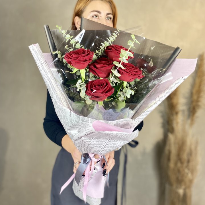 5 красных роз в Братске