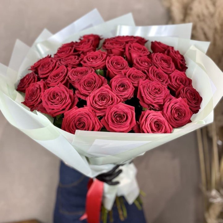 37 красных роз в Братске