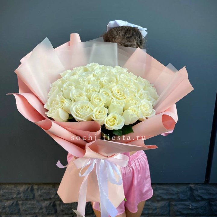 35 белых роз в Братске