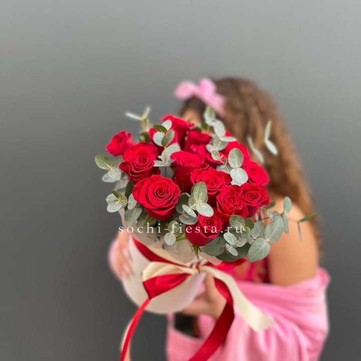 15 Красных роз в боксе №2 в Братске