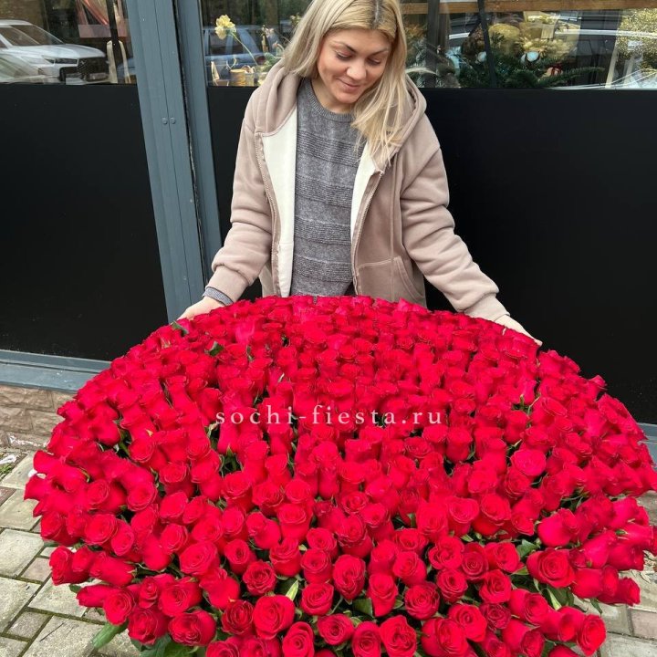 501 красная роза в корзине в Братске