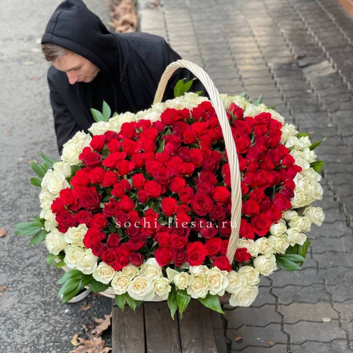 201  роза в корзине   в Братске