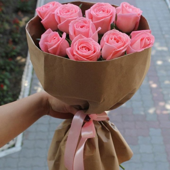 9 розовых роз в Братске