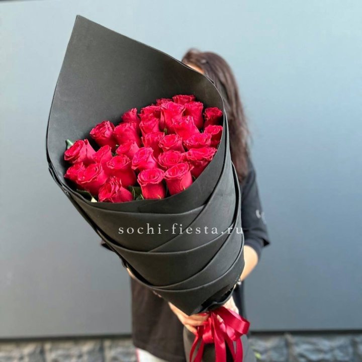 25 высоких красных роз в Братске