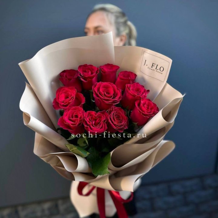 Букет красных роз "Наоми" в Братске