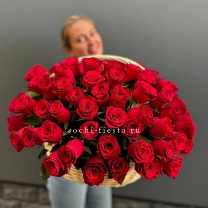 101 красная роза в корзине   в Братске