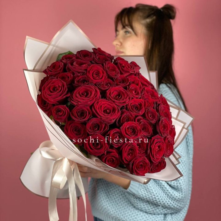 51 красная роза "Лавели" в Братске
