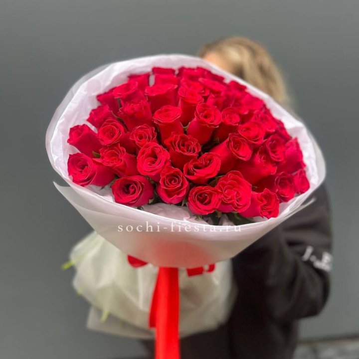 55 красных роз "Амелия" в Братске