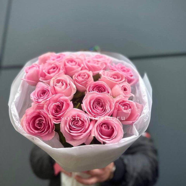 21 Розовая роза в белом в Братске