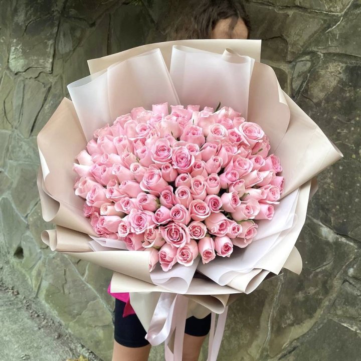 101 нежно-розовая роза Каролина  в Братске