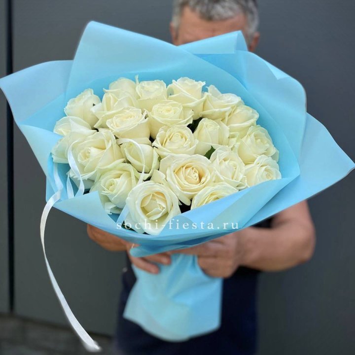 21 белая роза в Братске