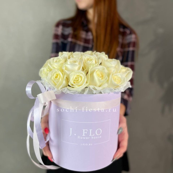 25 роз в цилиндре  в Братске