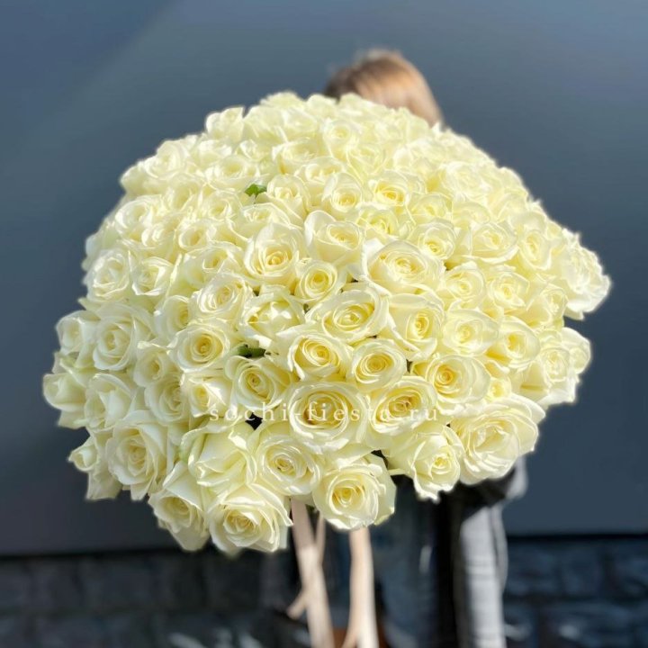 Букет  из 101 белой розы  в Братске